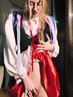 Lena Polanski Rubs Pussy In Springtime Dress