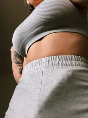 #Amatéři #Transexuálové #Prsa #Tetování #Spodní Prádlo #Sólo #Onlyfans #Škádlení #Sexy #Sexy Postava #Crop Top #Sweatpants