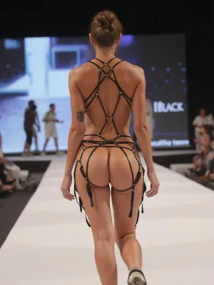 #Na Veřejnosti #Nahatý #Modelka #Photoshoot #Fotky #Nextgen Pics #Supermodels Undressed #Tape Outfit