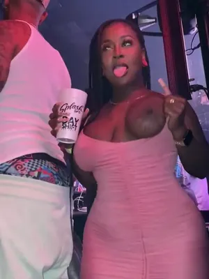 #Big Tits #Ebony #Onlyfans #Vertical Porn #Leaks #Onlyfans Models #Barbee Bandz