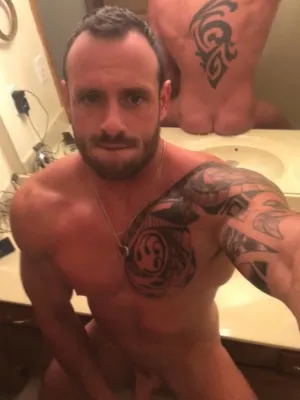 #Aficionados #Tatuaje #Baño #Big Cock #Muscular #de- D Esnudo #es- E Spejo #Solo #Gay #Barbudo #Haciéndose Una Paja #Vertical Porn