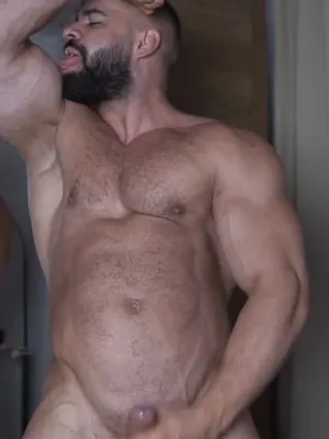 #Muscular #Cum #Solo #Gay #Bearded #Jerking Off #Vertical Porn