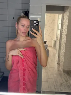 #Badezimmer #Schön #Blinkende Titten #Spiegel #Solo #Necken #Natürliche Brüste #Sexy #Towel Tease #Pink Towel #@darina
