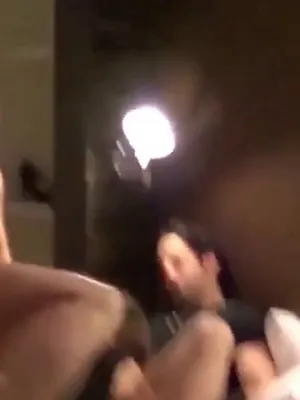 Dirty threesome fuck: He’s drilling her while she’s giving a perfect blowjob.