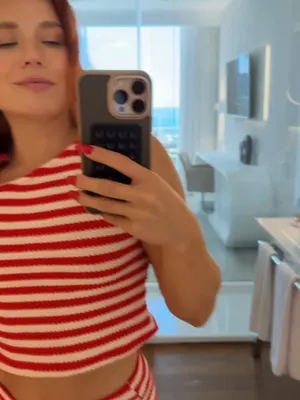 #Amatoriali #Rosse #Flashing Tits #Specchio #Da Sola #Autoscatto #Sensuale #Cute Girl #Crochet Outfit #Striped Clothing