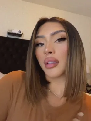 #Onlyfans #Vertical Porn #Leaks #Onlyfans Models #Andreamerc