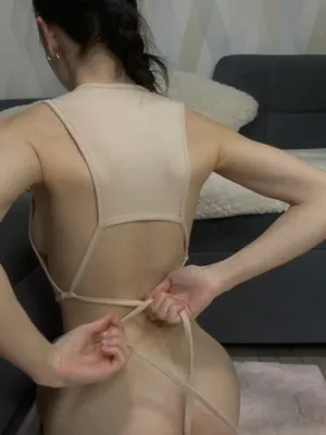#Amateure #Titten #Brünett #Zierlich #Unterwäsche #Solo #Onlyfans #Necken #Schlank #Sexy #Süßes Mädchen #Nasenpiercing #Eyebrow Piercing #Backless #Stringy Lingerie