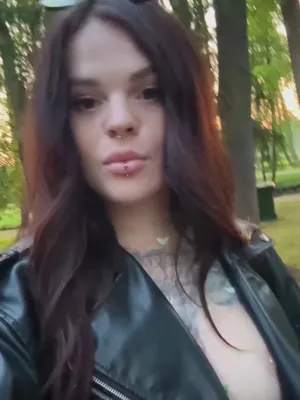 #Amateure #Grosse Titten #Brünett #Tätowierung #Blinkende Titten #Solo #Jung #Onlyfans #Draußen #Necken #Sexy #Vertikal Porno #Linacut