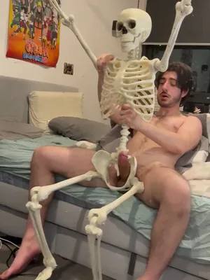 #Solo #Gay #Jerking Off #Halloween #Vertical Porn