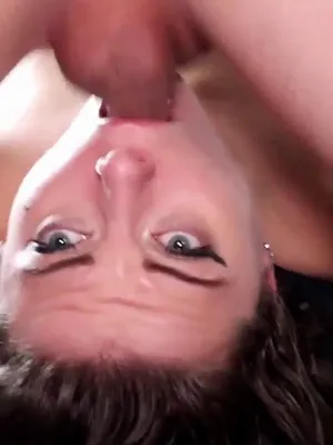 #Brunette #Facefuck #Vertical Porn