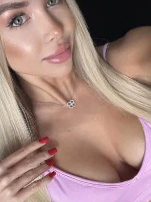 #Amatoriali #Bionde #Bella #Ceca #Giovani #Onlyfans #Foto #Anastasinka