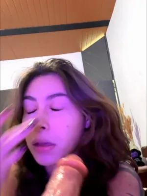 #Amateurs #Pipe #Brunette #Tatouage #Gorge Profonde #Camgirl #Webcams #Chaud #Pipe Baveuse #Séduisant #Purple Lighting #Visual Eye Contact