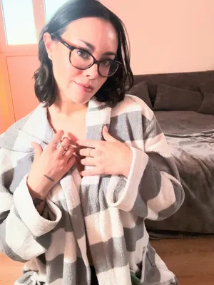 #Amatoriali #Tette Grosse #Brune #Occhiali #Latina #Bella #Da Sola #Onlyfans #Provocazione #Calde #Germania #Cute Girl #Amatore Tedesco #Ragazza Calda #FYP #Porno In Verticale #Latina Sexy #Sofilatina