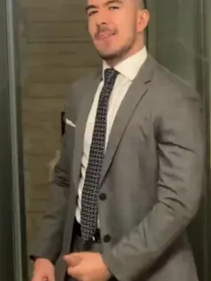 #Cumshot #Big Cock #Solo #ゲイ #オナニー #Boss #椅子 #Vertical Porn #Suit