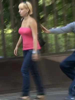 #Amateure #Öffentlich #Public Flashing #Blinkende Titten #Kein B H #Hüpfende Brüste #Echt #Zeitlupe #Natürliche Brüste #Vertikal Porno #Straßen #Haifisching #Obenwichser #Hemdenräuber #Czech Jacker