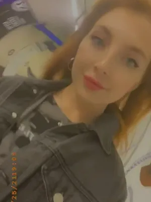 #Public #Redhead #Shaved #Vertical Porn