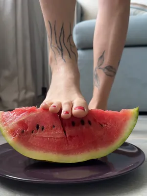 #Amateurs #Tattoo #Foot Fetish #Solo #Young #Onlyfans #Teasing #Hot #Food #Food Crush #FYP #Vertical Porn #Tiktok Porn #Melon #Crushfetish #Tiktok18+ #Sophie Mur