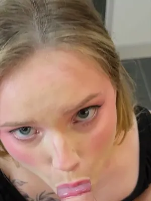 #Amatéři #Náctileté #Kouření Péra #Tetování #Z Vlastního Pohledu #Vertikální Porno #Lesana Mild