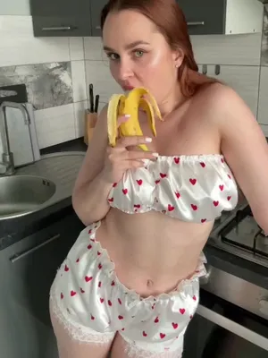 #Amateurs #Banana #Solo #Onlyfans #Ariel Rose #Vertical Porn