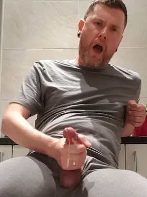 #Cumshot #Solo #Spit #Gay #Bearded #Jerking Off #British #Vertical Porn