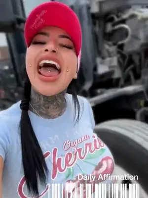#Gros Seins #Brunette #Tatouage #Piercing #Onlyfans #Vertical Porn #Fuites #Onlyfans Modèles #Lil Pinky Barbie