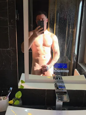 #Tattoo #Bathroom #Big Cock #Muscular #Naked #Pornhub #Mirror #Solo #Onlyfans #Gay #Jerking Off #Casero #Chair #Vertical Porn #Paja #Ducha #Tatuaje #Valentino Fox #Es E Spejo #Autocomplacencia #Baño Moderno