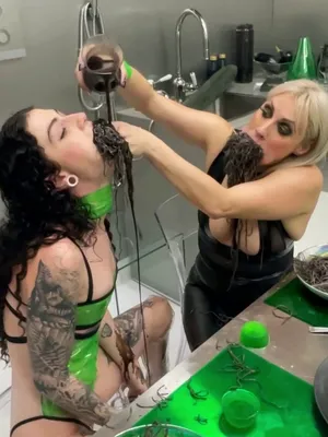 #BDSM #Fetiche #Látex #Comida #Brittany Bardot #Power Fetish.com #Lydia Black #Vertical Porn
