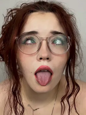 #Amateurs #Teen #Brunette #Glasses #Beautiful #Solo #Onlyfans #Ahegao #Vertical Porn #Wow Karoliine