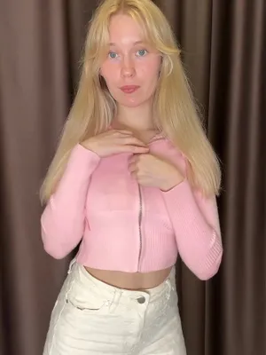 #Tette #Bionde #Bella #Da Sola #Onlyfans #Vestito #Provocazione #Strip Tease #Spogliarsi #Bionda Calda #Tette Reali #Bionda Bambola #Corpo Sensuale #Stripchat #Pink Cardigan #White Jeans