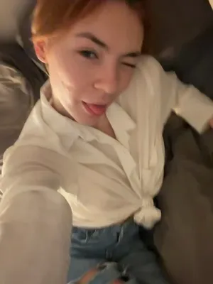 #Amatéři #Zrzky #Mladí #Onlyfans #Škádlení #Žhavé #Selfie #Sexy #Roztomilé #Bedroom Selfie #Casual Tease
