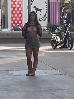 Bootylicious babe strutting her fuck-worthy ass down pussy paradise lane.