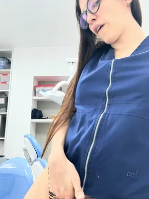 #素人 #Glasses #自慰 #Solo #挑逗 #Hot #Sexy #Drlily Peach #Animal Print #Dental Office #Medical Scrubs
