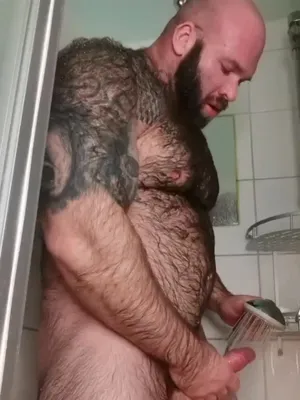 #Behaart #Dusche #Tätowierung #Cumshot #Solo #Schwul #Bärtig #Wichsen #Glatze #Bär #Vertikal Porno