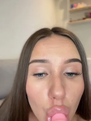 #Amateurs #Pipe #Gode #Solo #Onlyfans #Allumeuse #de- DESon Propre Point De Vue #Suçage Gode #Vidéo Maison #Seins Naturels #Séduisant #Solo Dildo Play #Late Night Tease