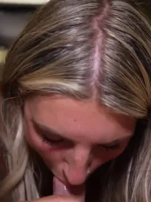 #Amatéři #Kouření Péra #Blondýnky #Dávení Penisem #Z Vlastního Pohledu #Žhavé #Nedbalá Kuřba #Sexy #Pink Nails