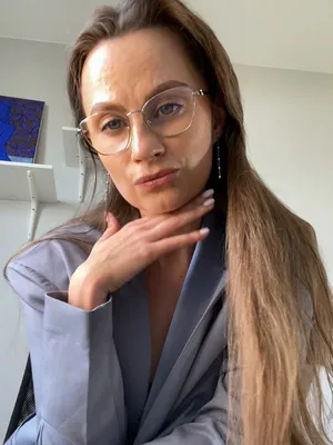 #MILF #Brunette #Glasses #Pussy #Solo #Onlyfans #Teasing #FYP #Vertical Porn #Ellie Clark