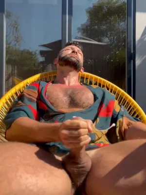 #Behaart #Cumshot #Großer Schwanz #Muskulös #Solo #Schwul #Bärtig #Wichsen #Chef #Stuhl #Vertikal Porno #Patio