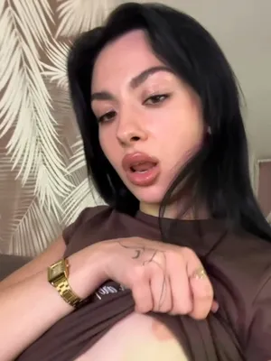 #Amateurs #Brunette #Exhibition Seins #Solo #Onlyfans #Allumeuse #Vertical Porn #Darianaa