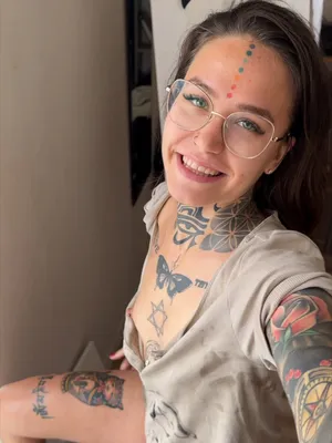 #Brunette #Tattoo #Pissing #Glasses #Small Tits #Nipple Piercing #Solo #Teasing #Closeup #Close Up Pussy #Selfie Fetish #Sofik Freak