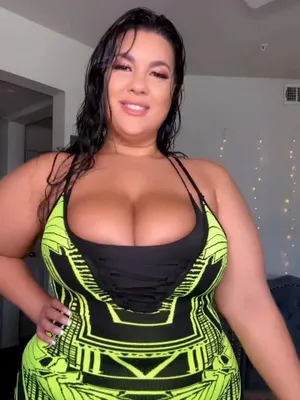 #Big Tits #Brunette #Big Ass #Onlyfans #BBW #Vertical Porn #Leaks #Onlyfans Models #B Butter Cream19