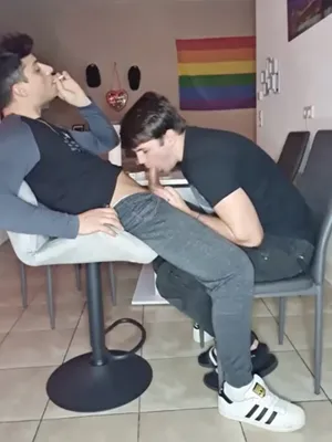 #Pompino #Cumshot #Ingoiare #Fumatrice #Omosessuale #Ragazzino Gay #Porno In Verticale #Sborra Sul Cibo