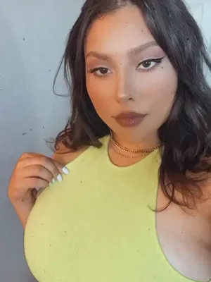 #Big Tits #Brunette #Onlyfans #Vertical Porn #Leaks #Onlyfans Models #The Real Sarissa
