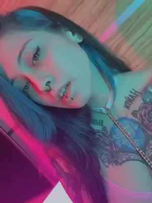 #Amatoriali #Adoloscente #Tatuaggi #Piercing #Da Sola #Onlyfans #Provocazione #Capelli Colorati #Porno In Verticale #fr- F Rutellasg