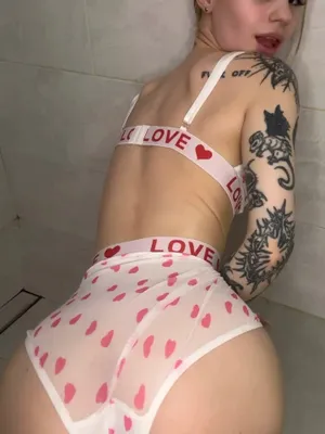 #Tatuaje #Rubia #Culo #Lencería #Solo #Onlyfans #Provocación #Caliente #Sexy #Heart Print Lingerie