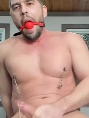 #Stříkání #Sólo #Roubík #Homosexuálové #Svorky #Vousatí #Jerking Off #Pojídání Vlastního Výstřiku