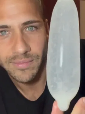 #Tatuaje #Esperma #Solo #Gay #Condón #Haciéndose Una Paja #Vertical Porn #Condón Lleno