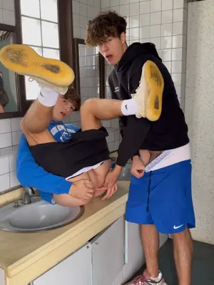#Gay #Twink #Anal Fingering #Vertical Porn