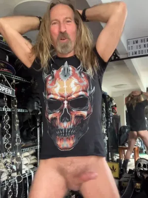 #Stříkání #Dlouhe Vlasy #Sólo #Homosexuálové #Vousatí #Jerking Off #Vertikální Porno #Starší Chlap #Rockstar