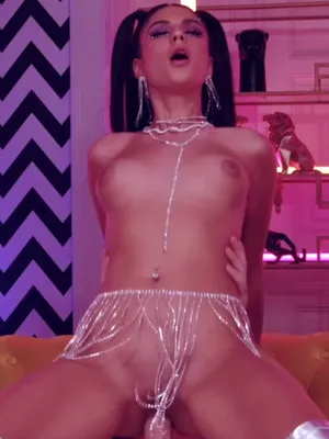 #Mamada #Joder #Spizoo #Piercing En El Ombligo #Vertical Porn #Mia Trejsi