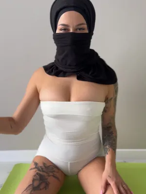 #Tattoo #Solo #Onlyfans #Muslim #Vertical Porn #Nikab #Aamina